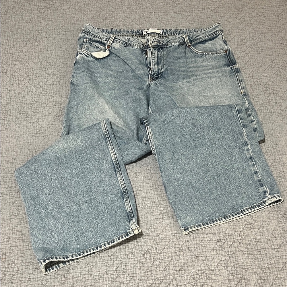 Zara Mid Rise wide Leg Jeans